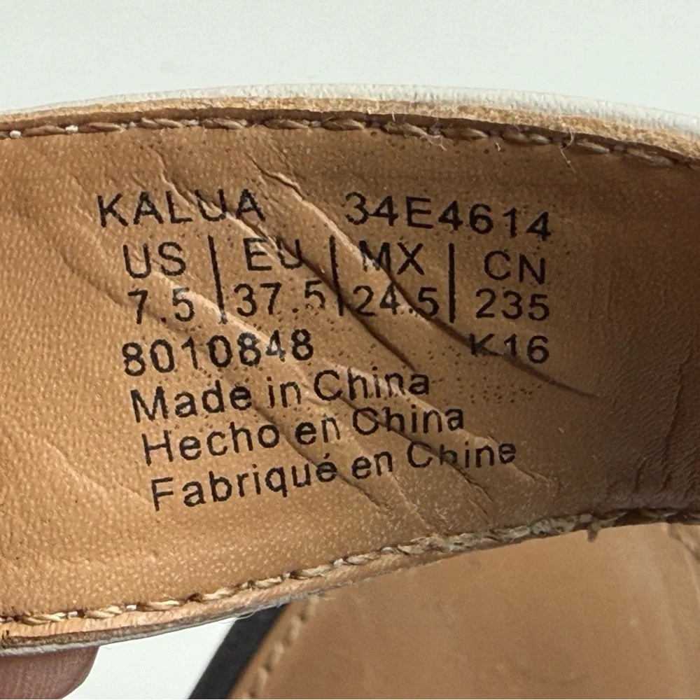 Calvin Klein Kalua Womens Ivory Peep Toe Block Heel Sandals Size 7.5 Streetwear